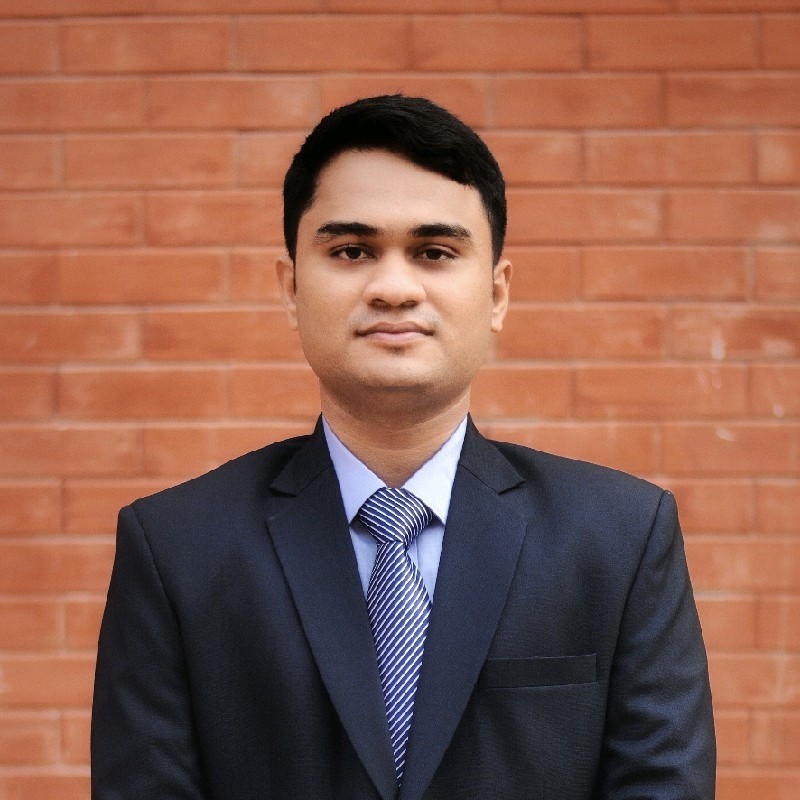 Swan Headshot Team Trader